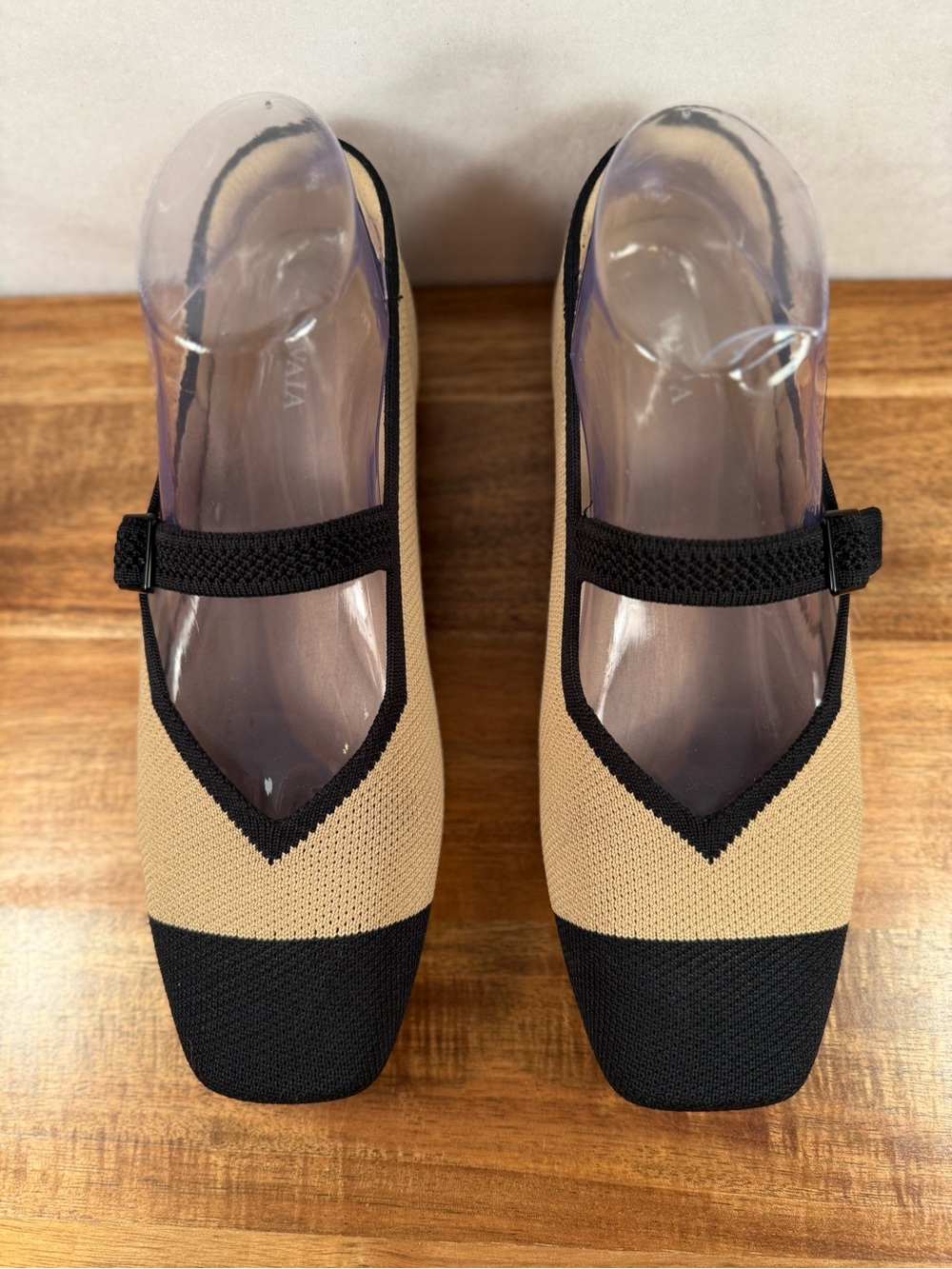 Vivaia Margot Mary Jane Square Toe Flat Tan/Black Size 8.5